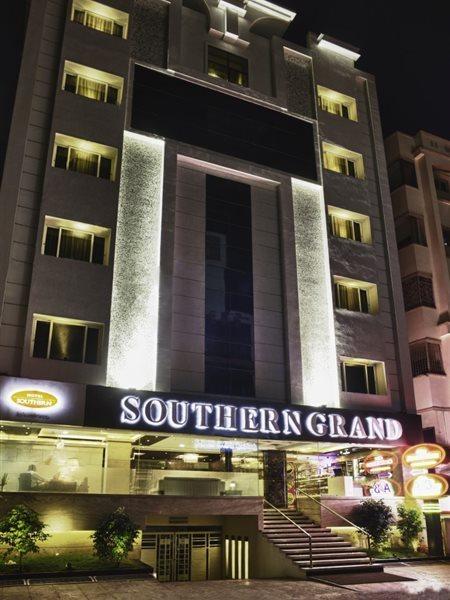Hotel Southern Grand Vijayawāda Esterno foto