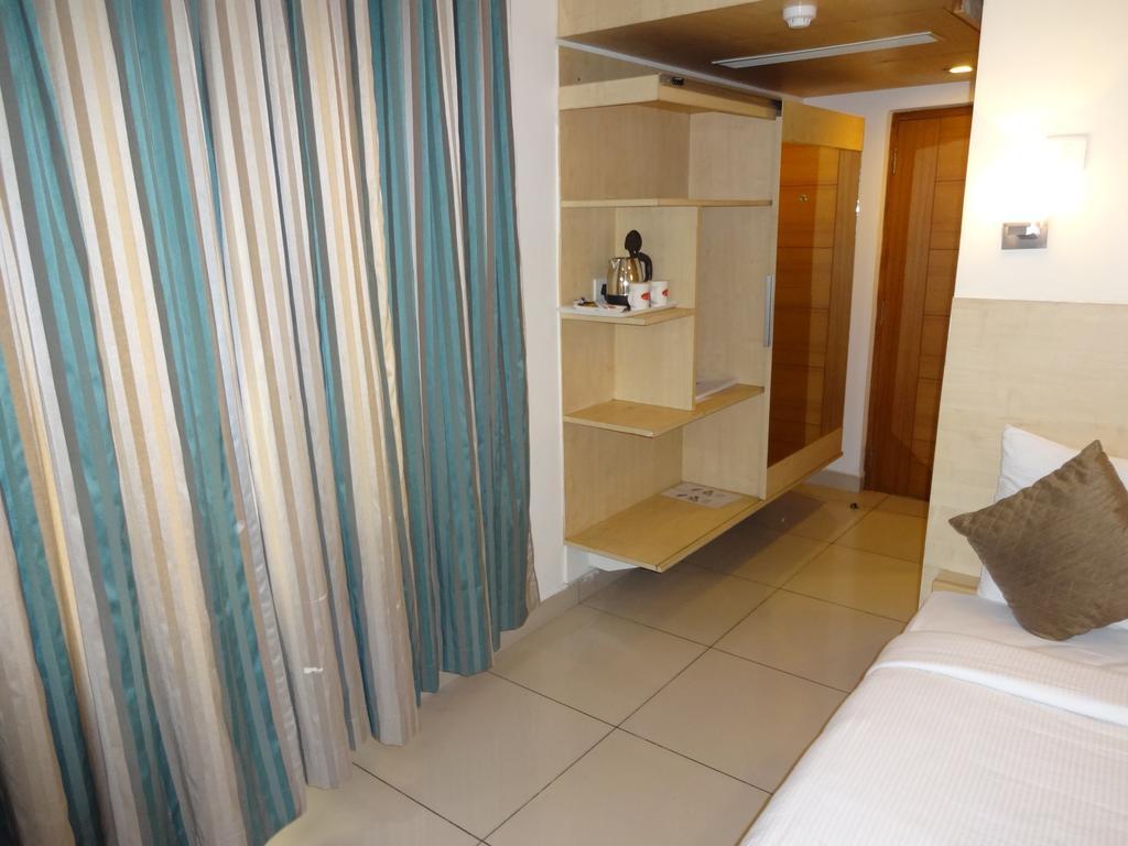 Hotel Southern Grand Vijayawāda Esterno foto