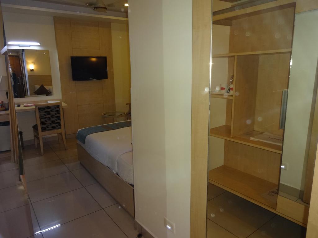 Hotel Southern Grand Vijayawāda Esterno foto