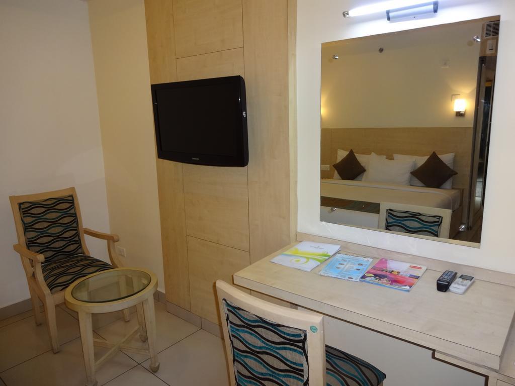 Hotel Southern Grand Vijayawāda Esterno foto