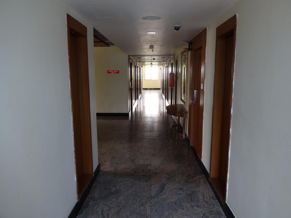 Hotel Southern Grand Vijayawāda Esterno foto