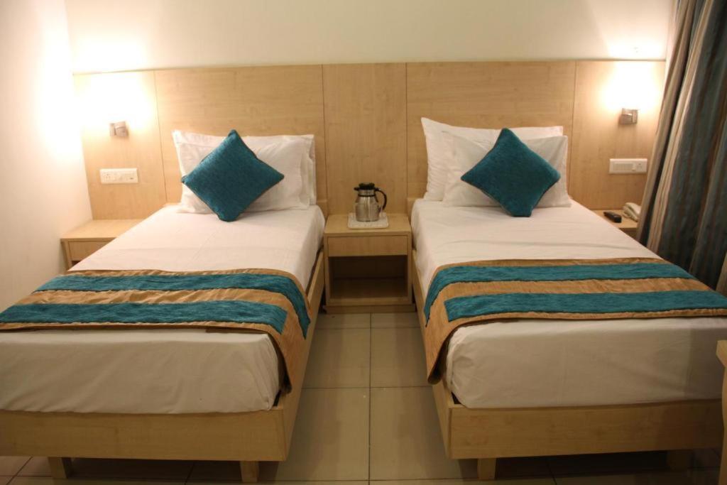 Hotel Southern Grand Vijayawāda Esterno foto