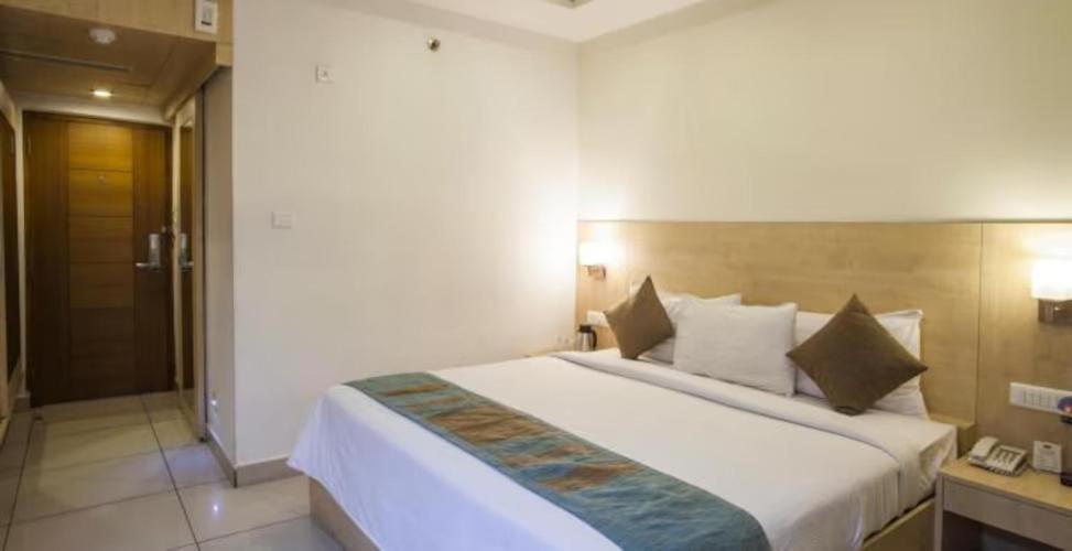 Hotel Southern Grand Vijayawāda Esterno foto