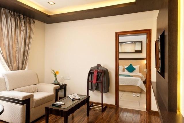 Hotel Southern Grand Vijayawāda Esterno foto