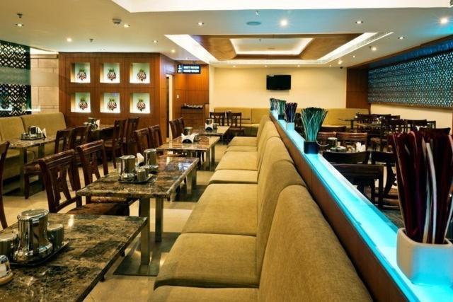 Hotel Southern Grand Vijayawāda Esterno foto
