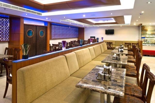 Hotel Southern Grand Vijayawāda Esterno foto