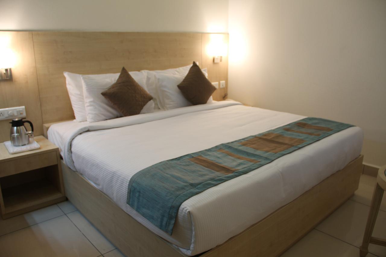 Hotel Southern Grand Vijayawāda Esterno foto
