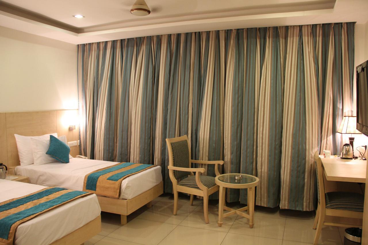 Hotel Southern Grand Vijayawāda Esterno foto
