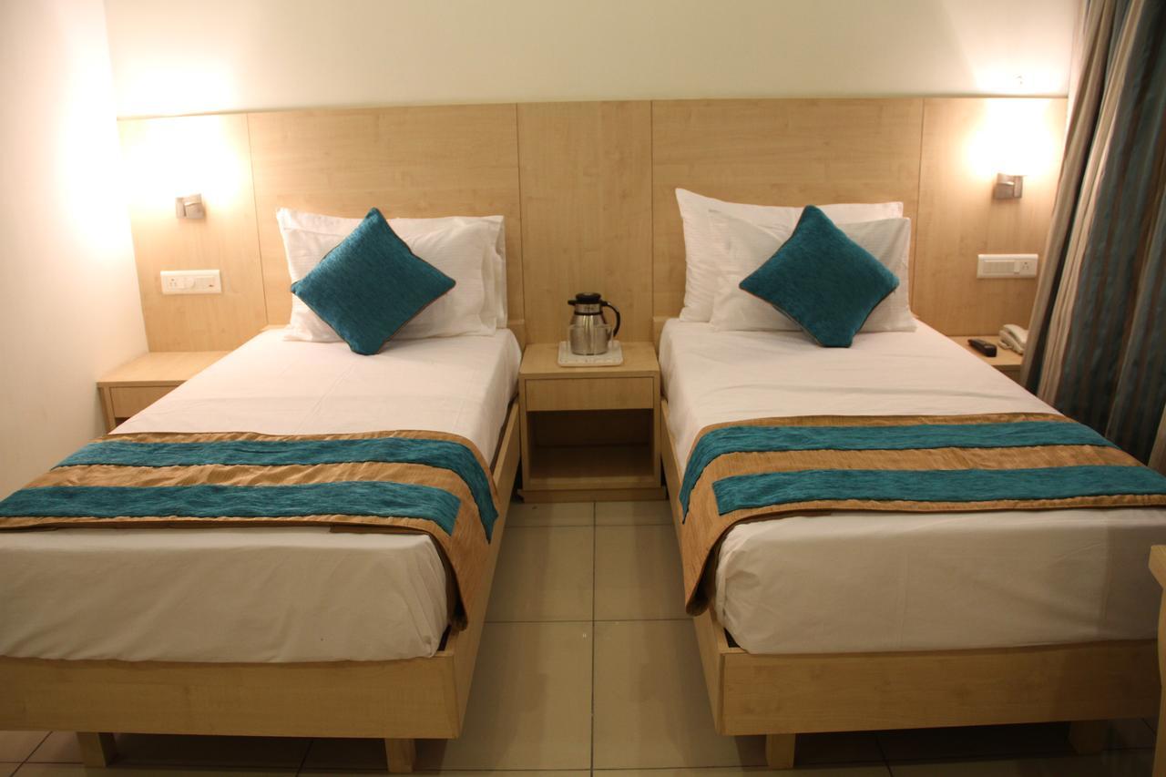 Hotel Southern Grand Vijayawāda Esterno foto