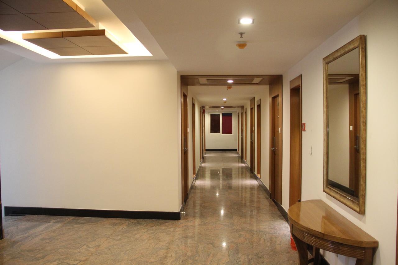 Hotel Southern Grand Vijayawāda Esterno foto