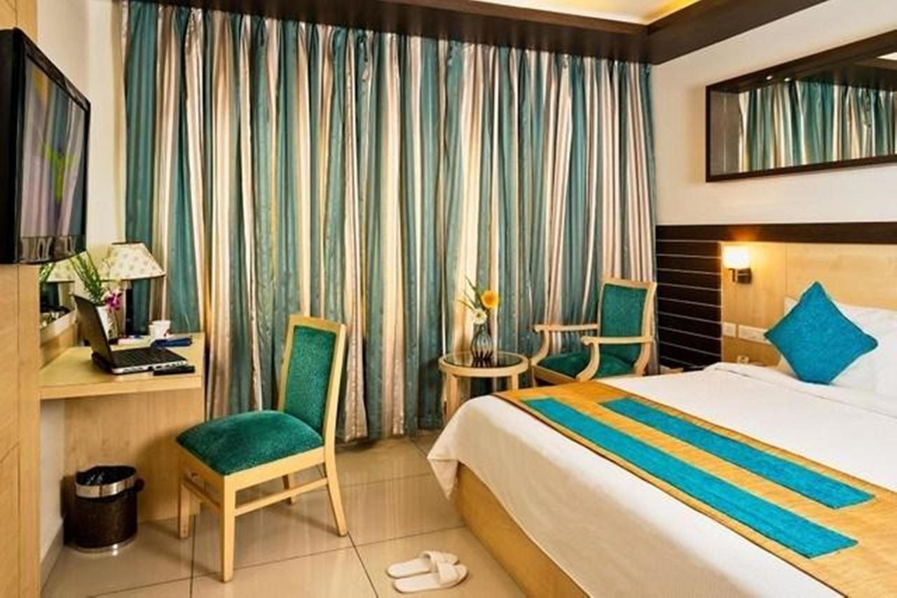 Hotel Southern Grand Vijayawāda Esterno foto